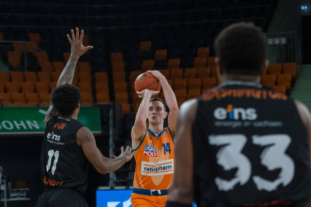 教练在面临 教练在面临