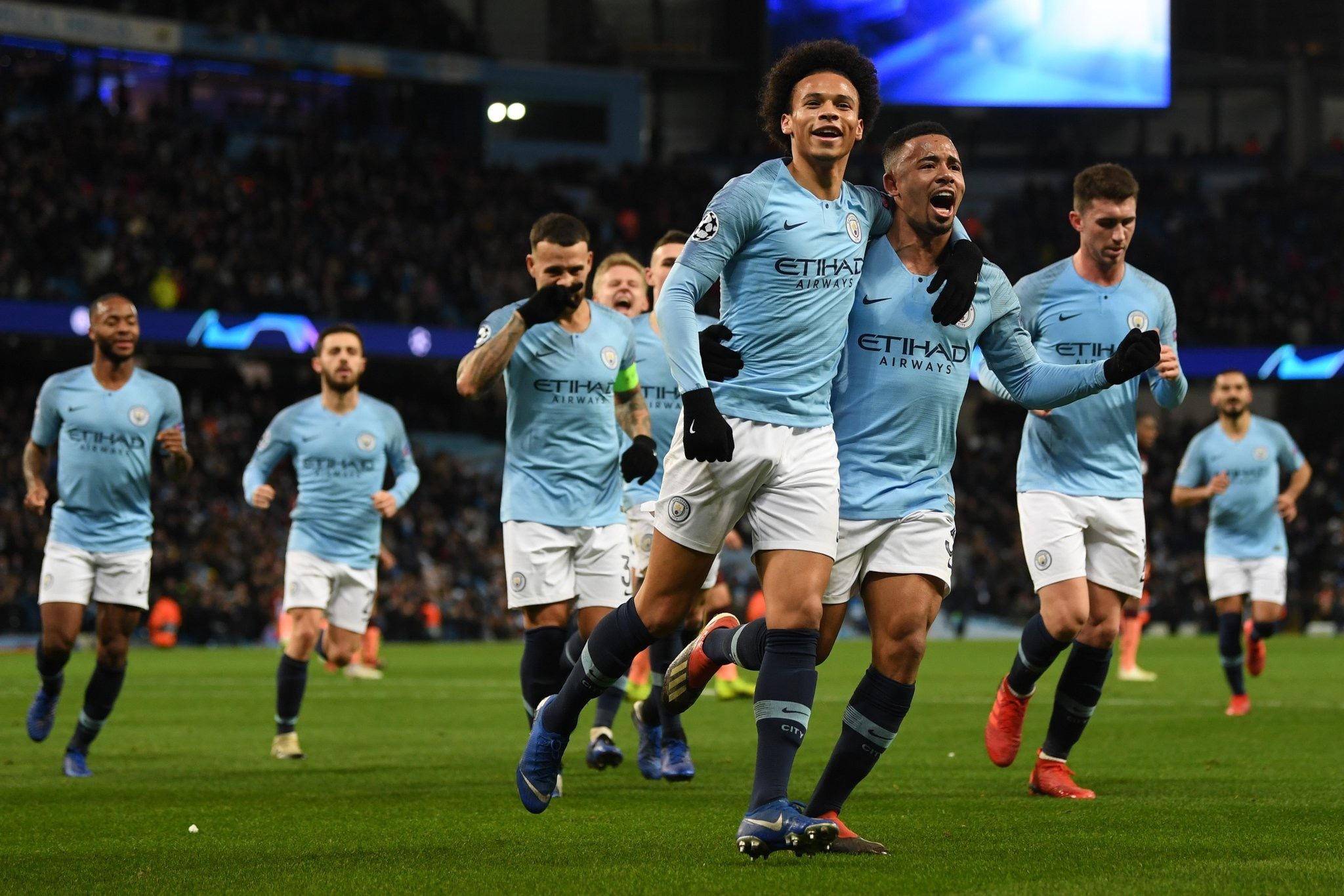 再次向我们 再次向我们