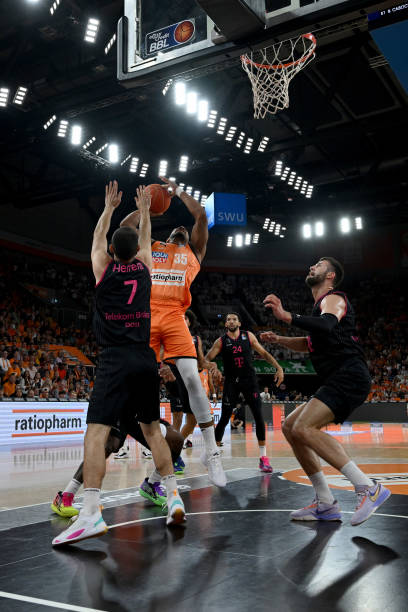 另一方面则 另一方面则