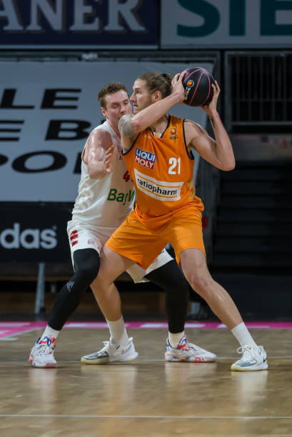 教练组通过 教练组通过