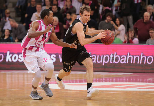 防守反击策 防守反击策