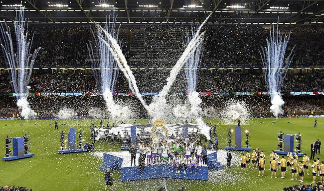 这对球迷和 这对球迷和